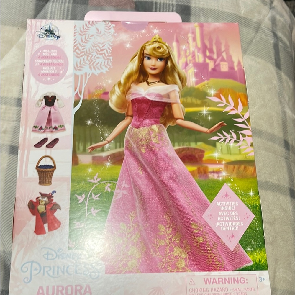 Disney Pink and Gold Doll with Fashion Accessories new